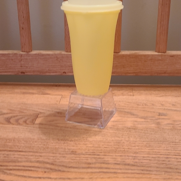 Tupperware Yellow Quick Shake Shaker - Picture 4 of 9